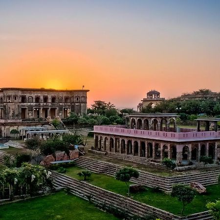 Neemrana'S - Tijara Fort Palace Otel Dış mekan fotoğraf