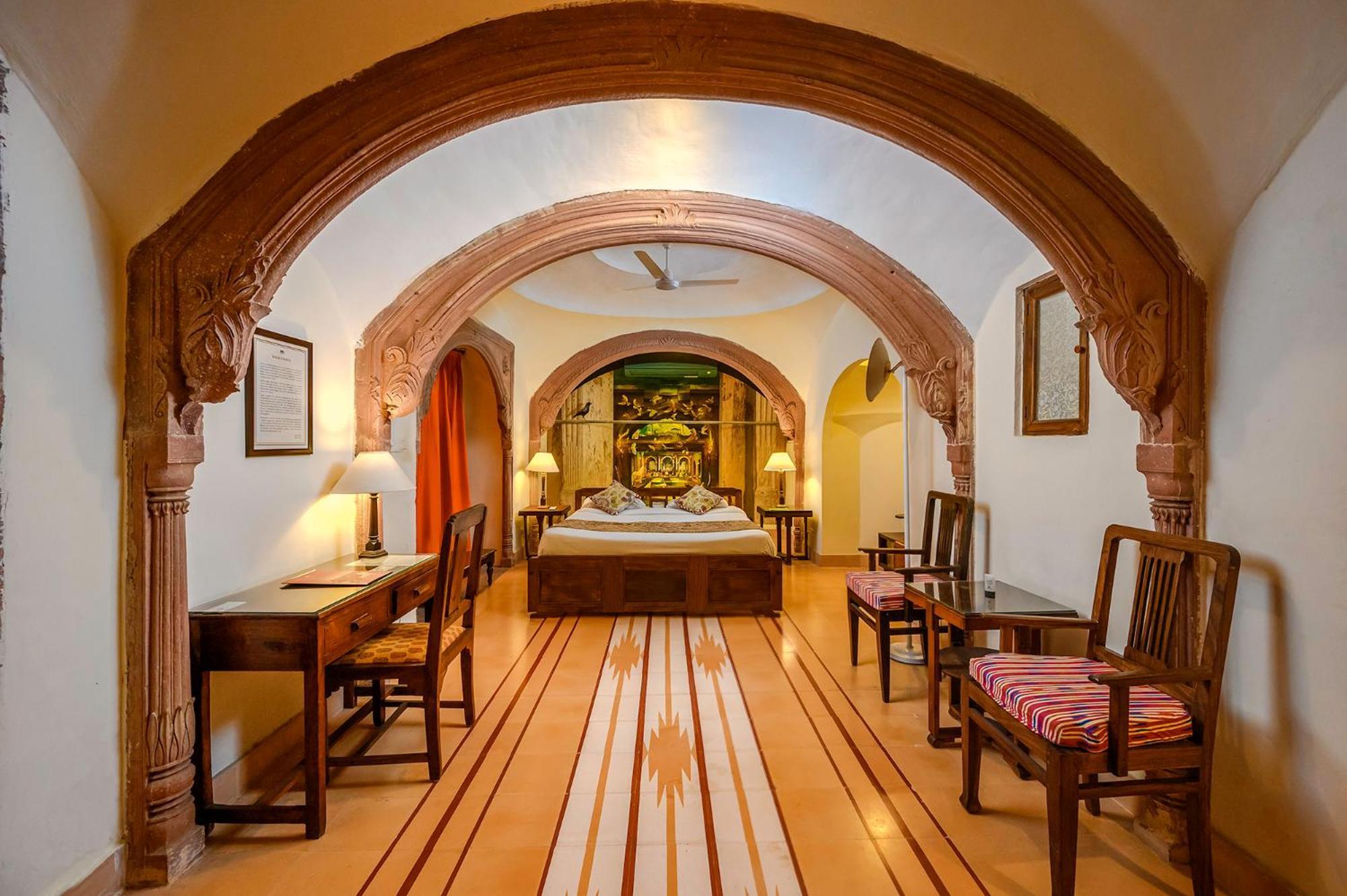 Neemrana'S - Tijara Fort Palace Otel Dış mekan fotoğraf