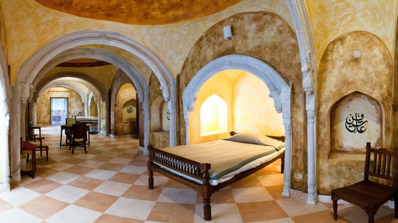 Neemrana'S - Tijara Fort Palace Otel Dış mekan fotoğraf