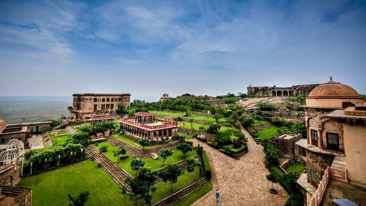 Neemrana'S - Tijara Fort Palace Otel Dış mekan fotoğraf